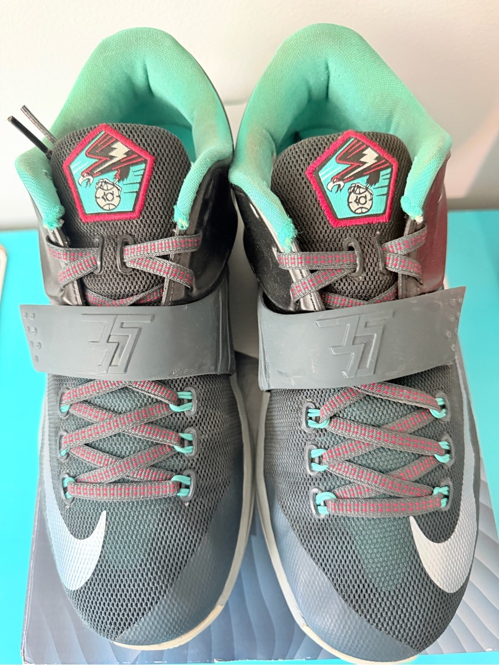 Nike Athletic Sneakers in Gray and Teal - Stylish Sport Shoes